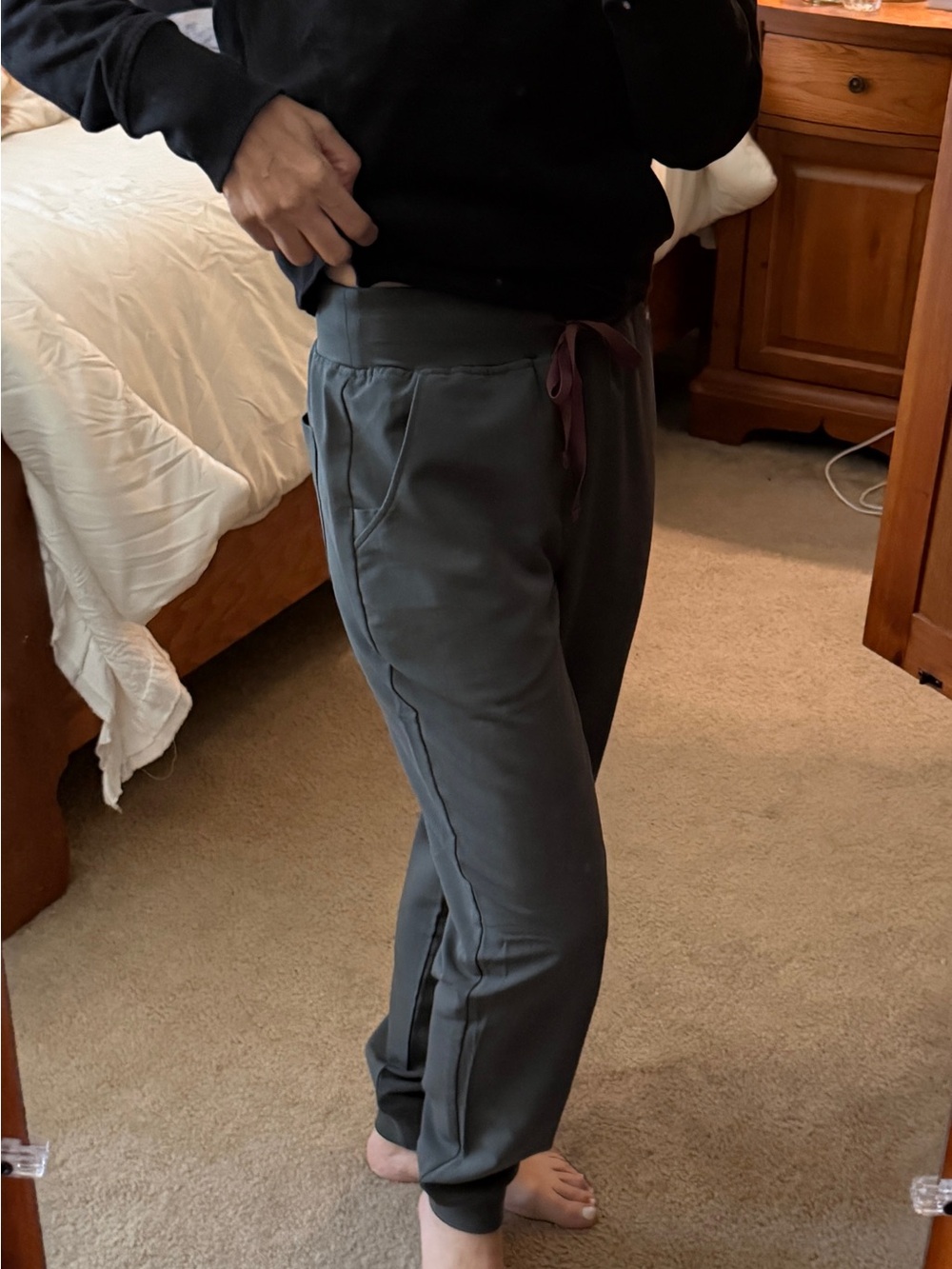 Figs Women’s Slate Gray Drawstring Joggers with Maroon Tie